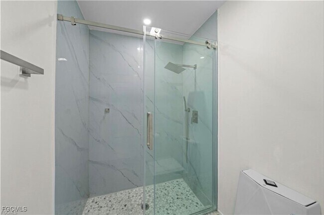 Building Photo - 3832 Sabal Springs Blvd