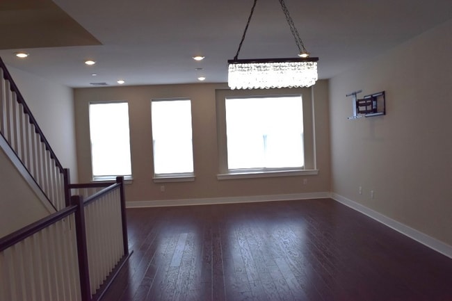 Building Photo - 1606 Parkview Ln