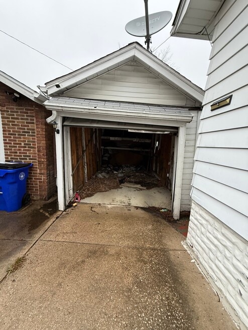 Building Photo - 1718 E Cantrell St