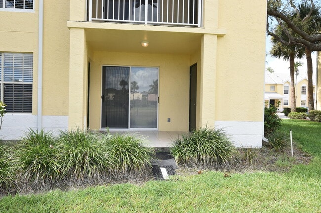 Building Photo - 6300 La Costa Dr