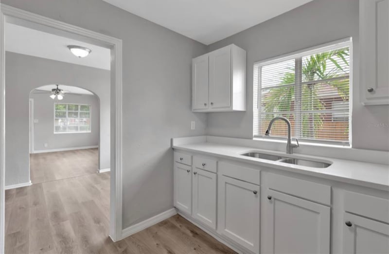 Building Photo - 925 17th St S