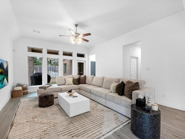 Building Photo - 24543 Songlark Bend Dr