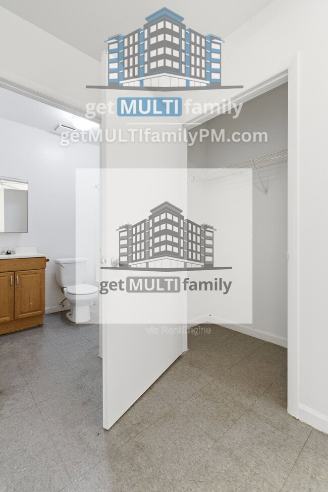Building Photo - 1228 E Apache St