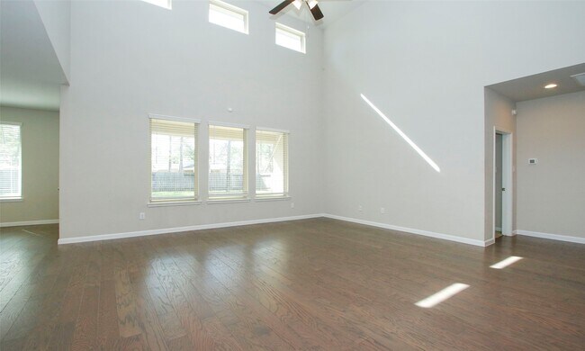 Building Photo - 14120 Sand Ridge Ct