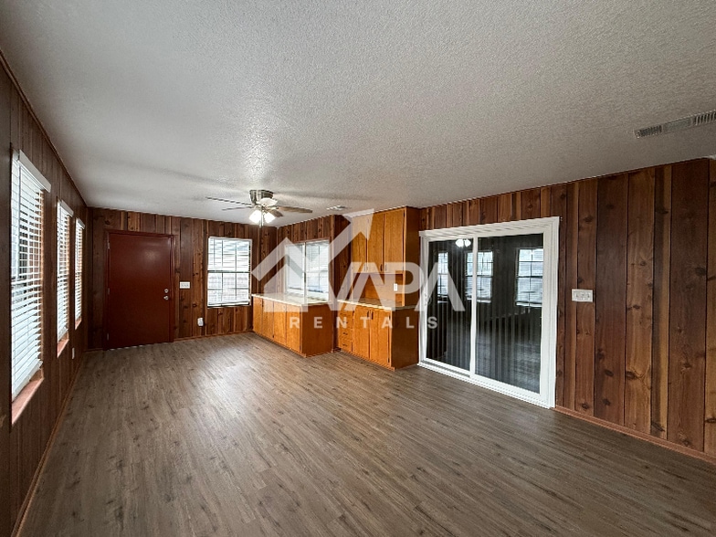 Building Photo - 11154 El Sendero St