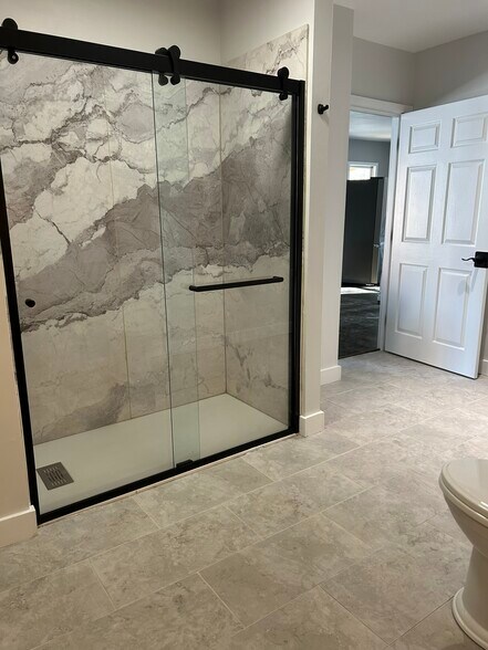 Building Photo - 138 Emery St