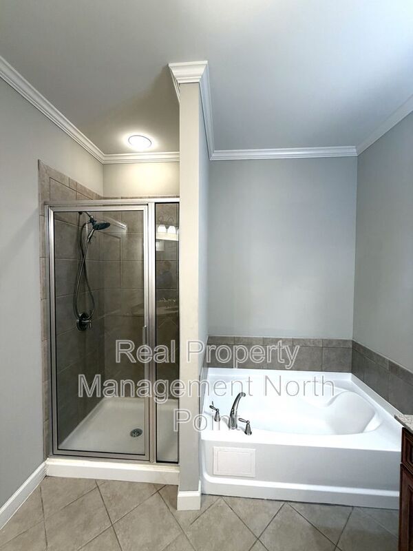 Building Photo - 3026 Eltham Pl
