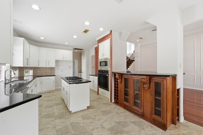 Building Photo - 4003 Bountiful Crest Ln