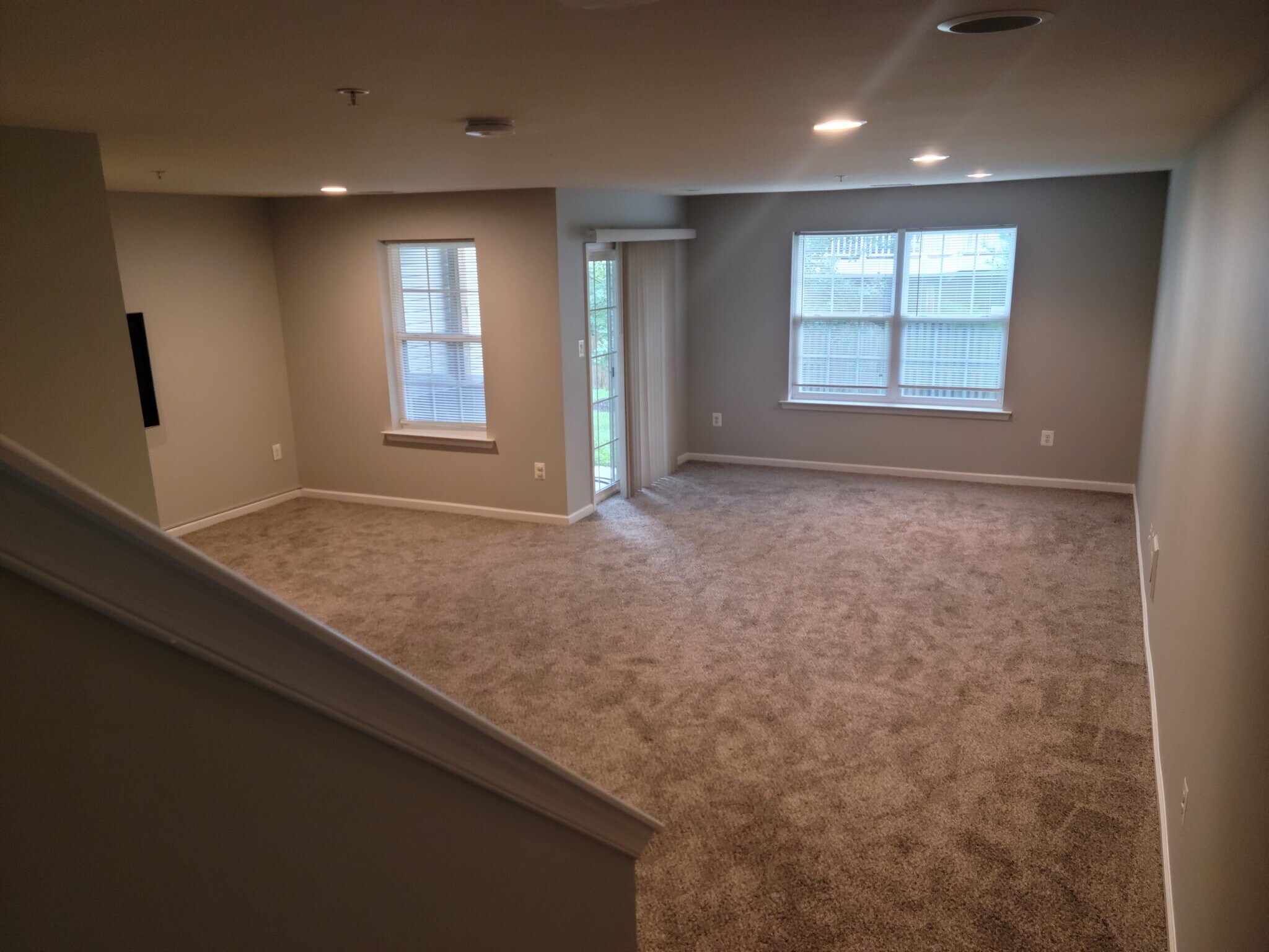 Building Photo - 7152 Hummingbird Dr