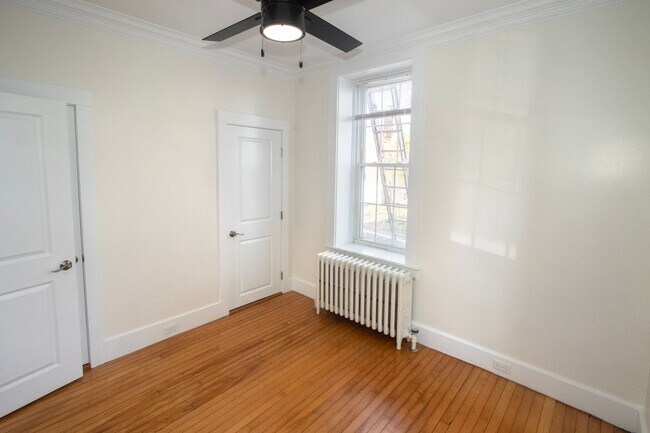 Building Photo - 57 Marcy St