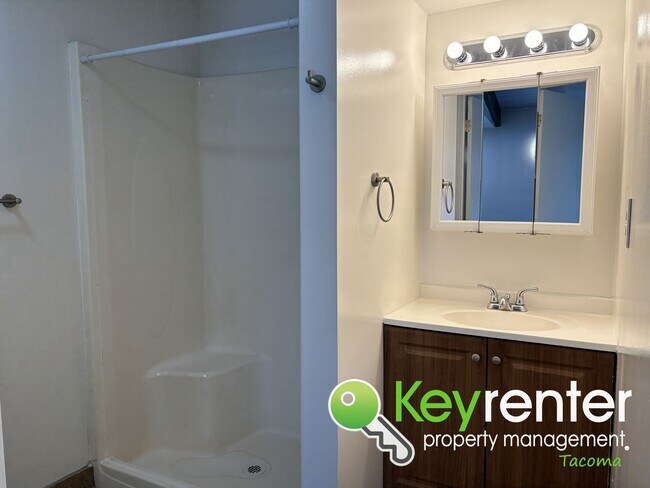 Building Photo - Beautiful 4-Bedroom Rambler in a Desirable...