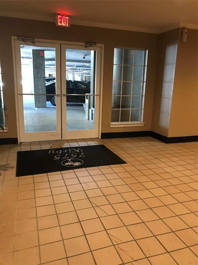 Building Photo - 7575 Kirby Dr