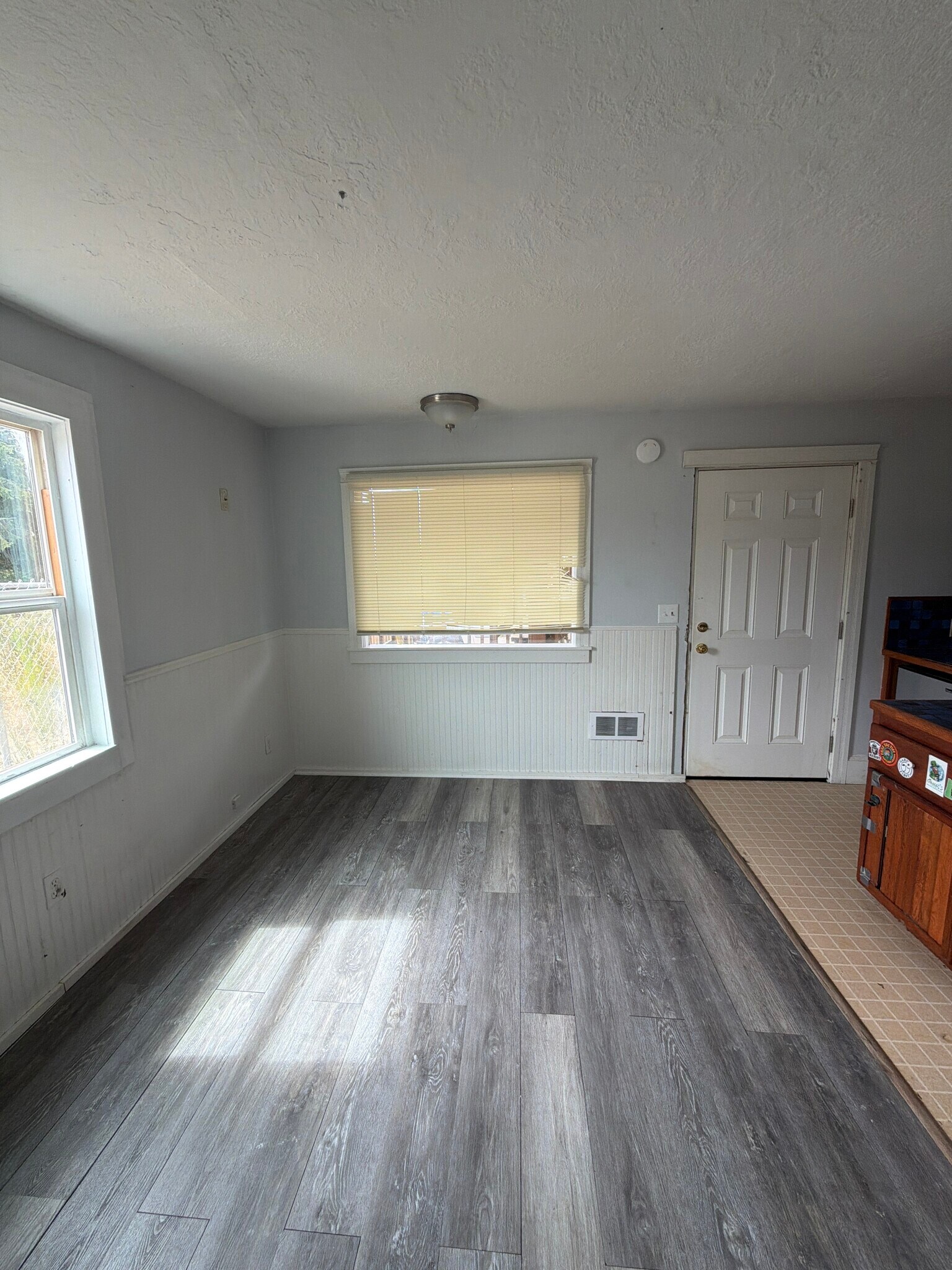 Building Photo - 430 S Holladay Dr