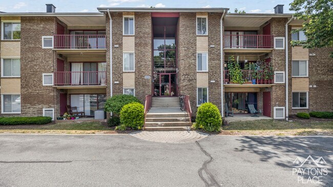 Building Photo - Spacious Condo minutes away from College Park campus