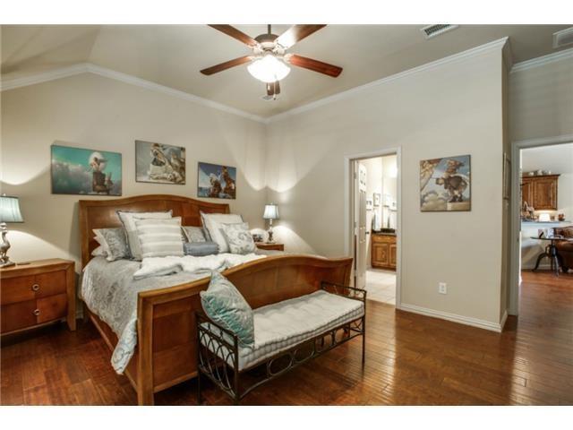 Building Photo - 5641 Hampshire Dr