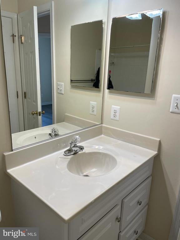 Building Photo - 9700 Kennoway Ct