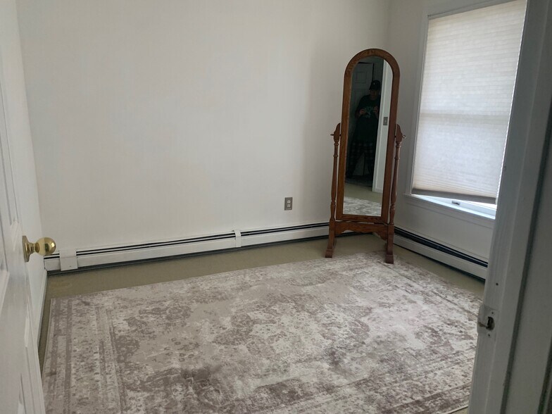 Building Photo - 61 Trotters Way