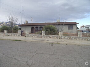 Building Photo - Northeast El Paso 3 Bed Refrig A/C