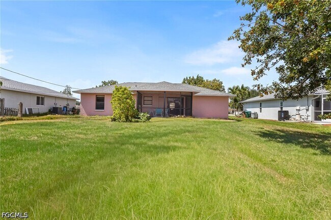 Building Photo - 930 SW 34th St