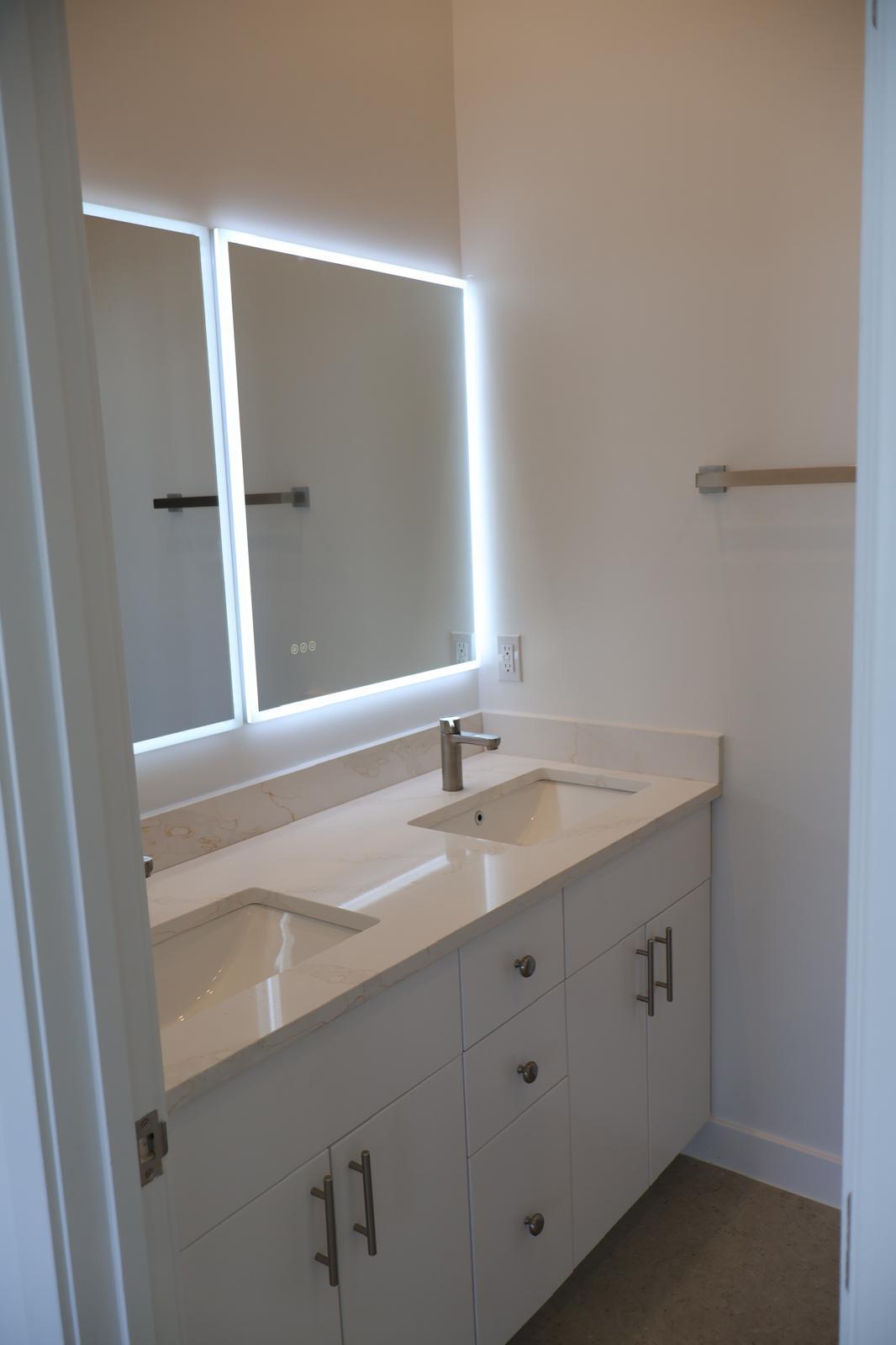 Building Photo - 4939 Call Pl SE