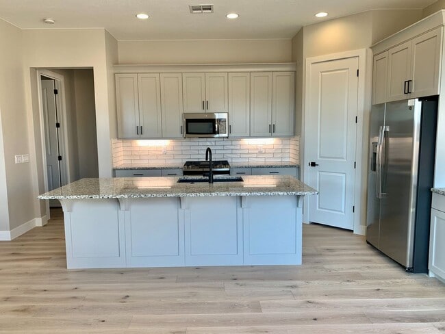 Building Photo - Brand New Two-Bedroom in Sun River 55+ Com...