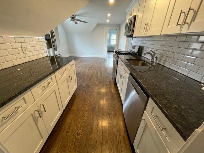 Building Photo - 922 Richmont St