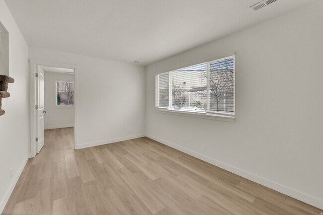 Building Photo - 7873 S Chadbourne Dr