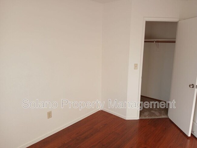 Building Photo - 318 Ridgecrest Cir