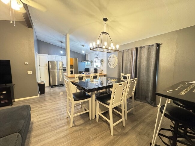 Building Photo - Home close to Casinos and River