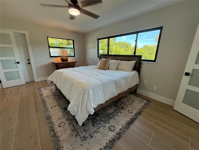 Building Photo - 808 25th Ave W