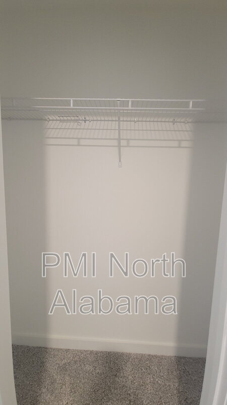 Building Photo - 7597 Discovery Pt Dr NW