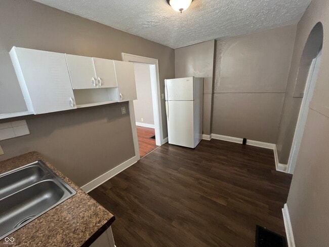 Building Photo - 5048 Shadow Pointe Dr