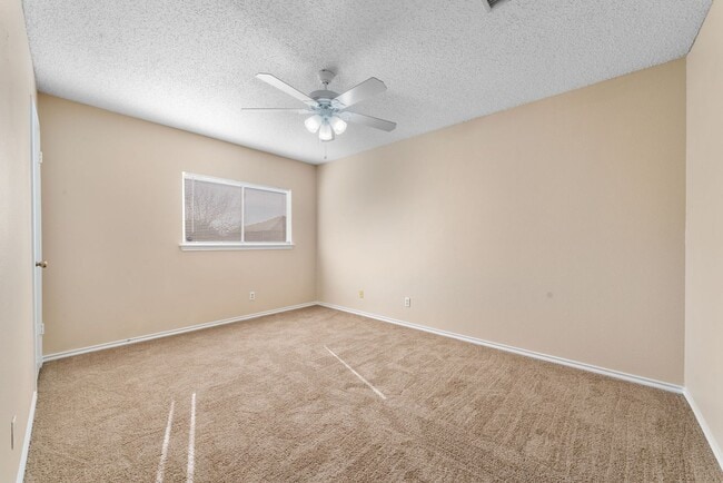 Building Photo - 7038 Cole Creek Dr