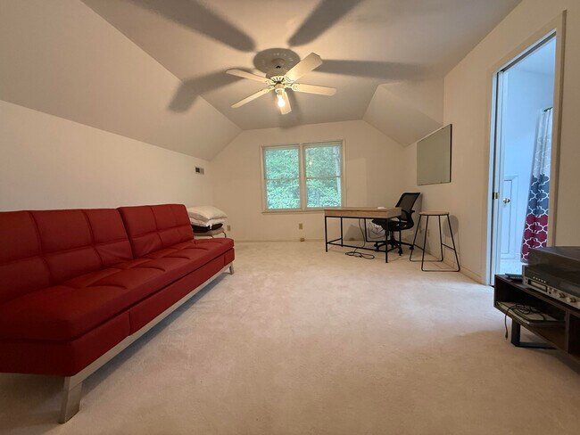 Building Photo - 6113 Tamannary Dr