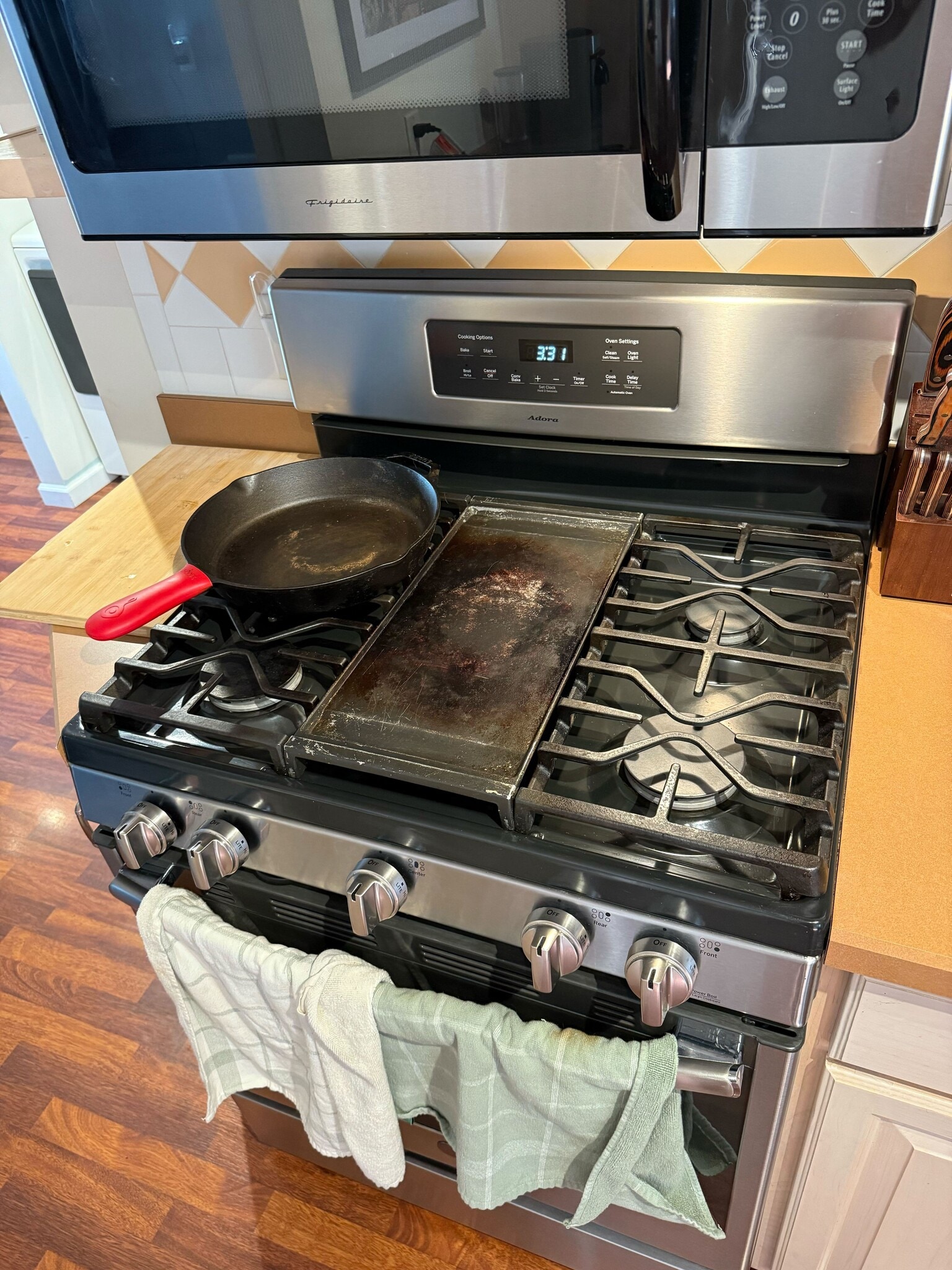 Building Photo - 930 Lexington Ave