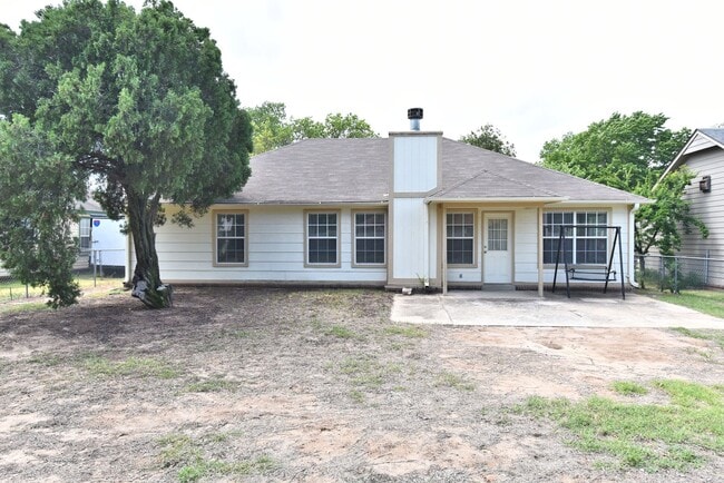Building Photo - Welcome to your new home in Jenks!
