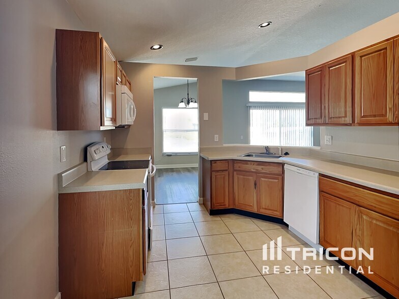 Building Photo - 945 Ridge Haven Dr