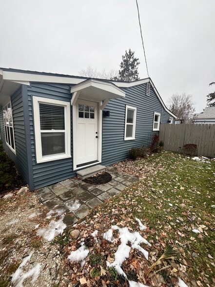 Building Photo - 1877 Patrician