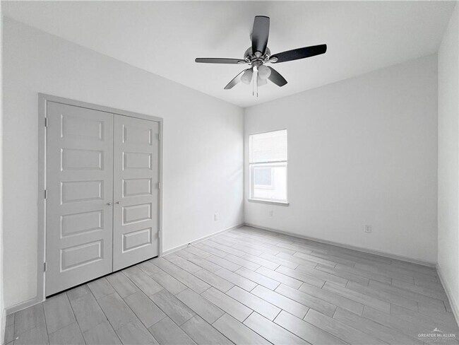 Building Photo - 28 Shavano Dr