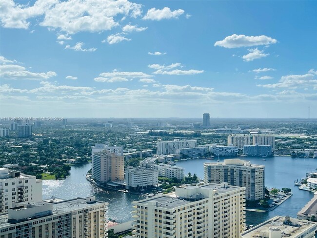 Building Photo - 1800 S Ocean Dr