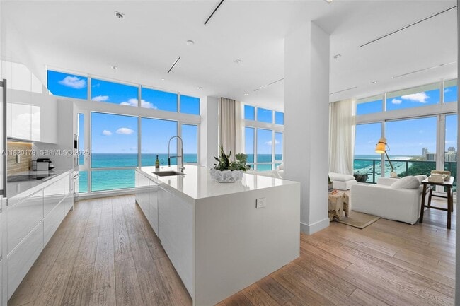 Building Photo - 102 24th St