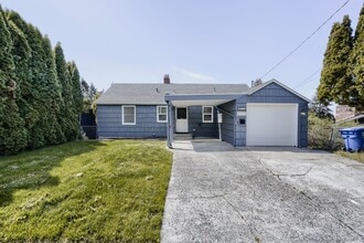 Building Photo - Recently Updated 3 Bed 2 Bath Seattle Home w/ Attached Garage!