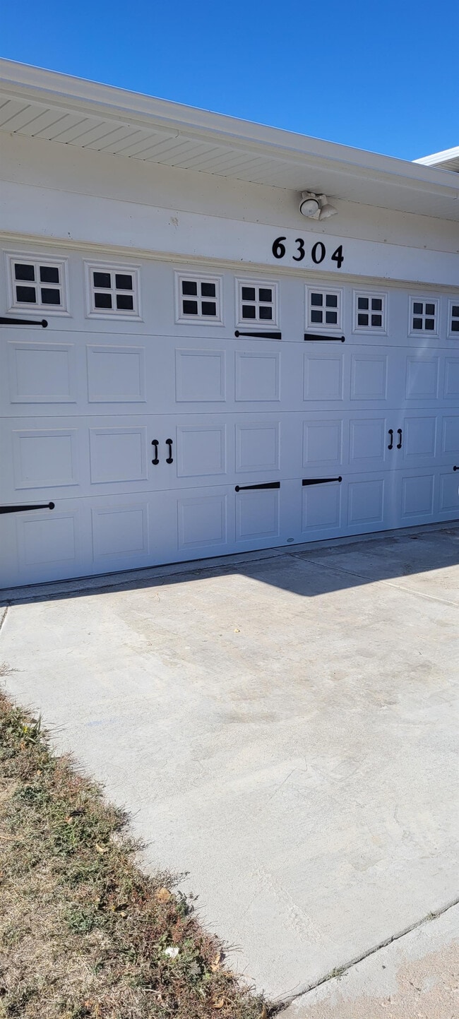 Building Photo - 6304 Kevin Ave