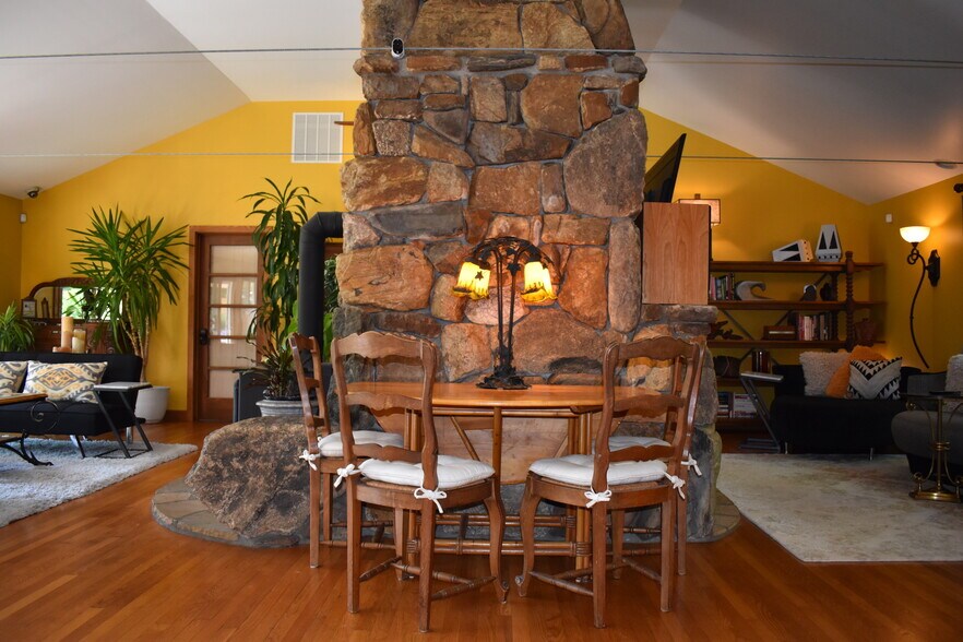 Building Photo - 336 Chunns Cove Rd
