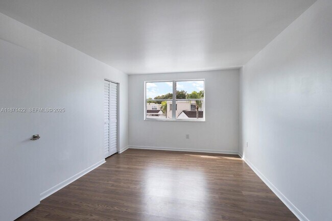 Building Photo - 6855 SW 45th Ln