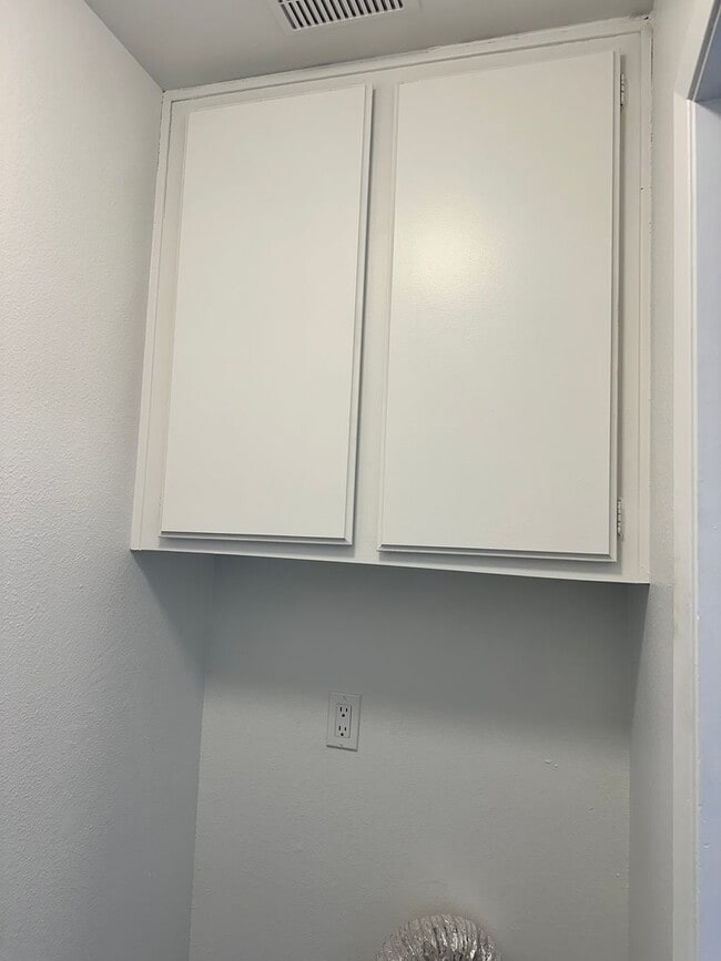 Building Photo - SAIL STREET/NORTH CANAL STREET