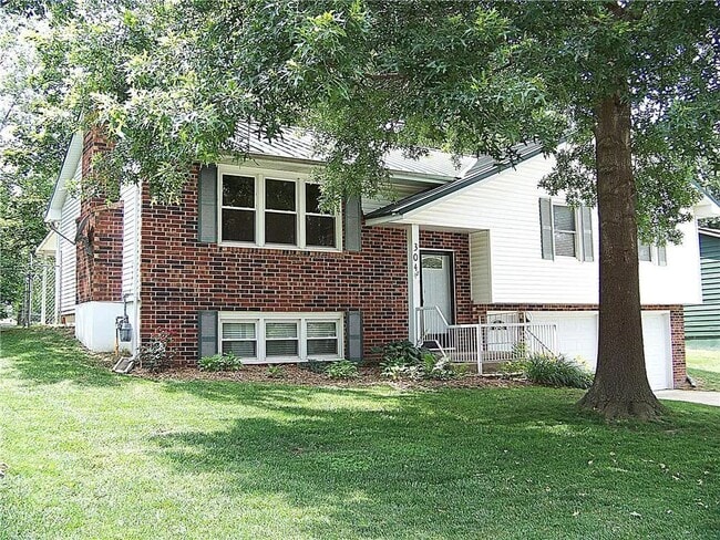 Primary Photo - 304 Lawson Dr