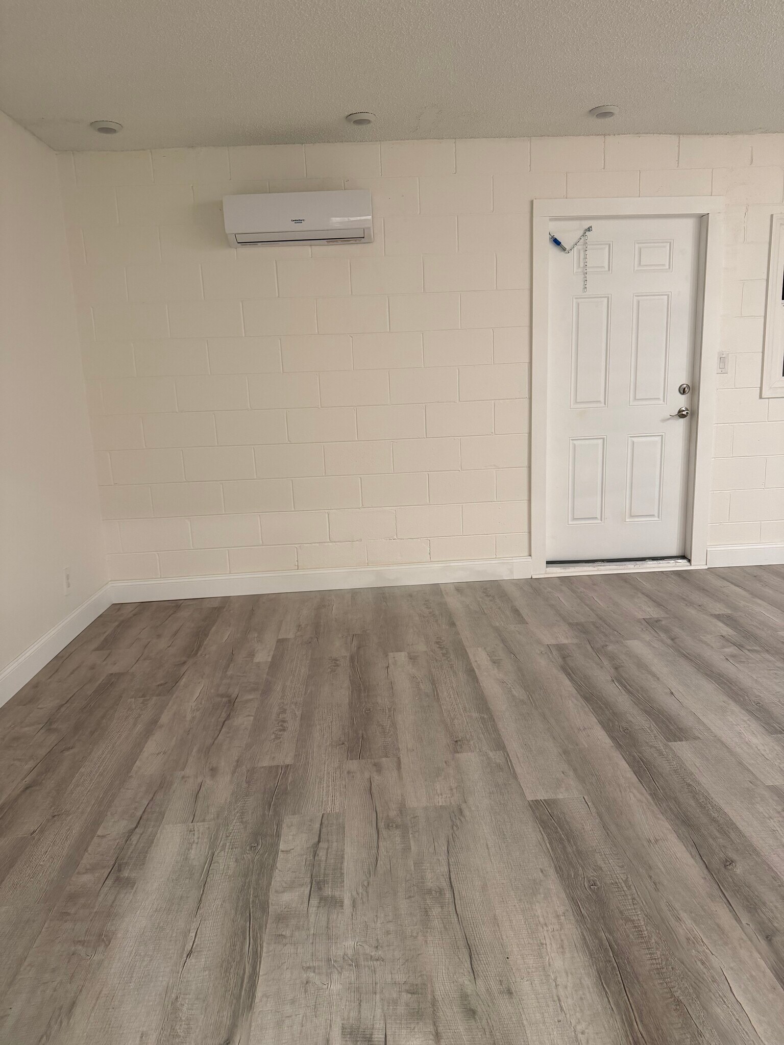 Building Photo - 1353 Blythe Ave