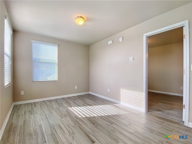 Building Photo - 1721 Arbor Knot Dr