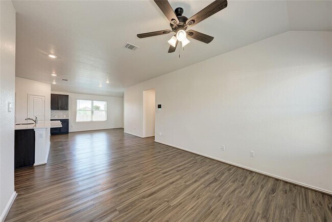 Building Photo - 520 Pandora Cv